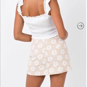 Shelly Mini Skirt beige: Princess Polly (size 4)